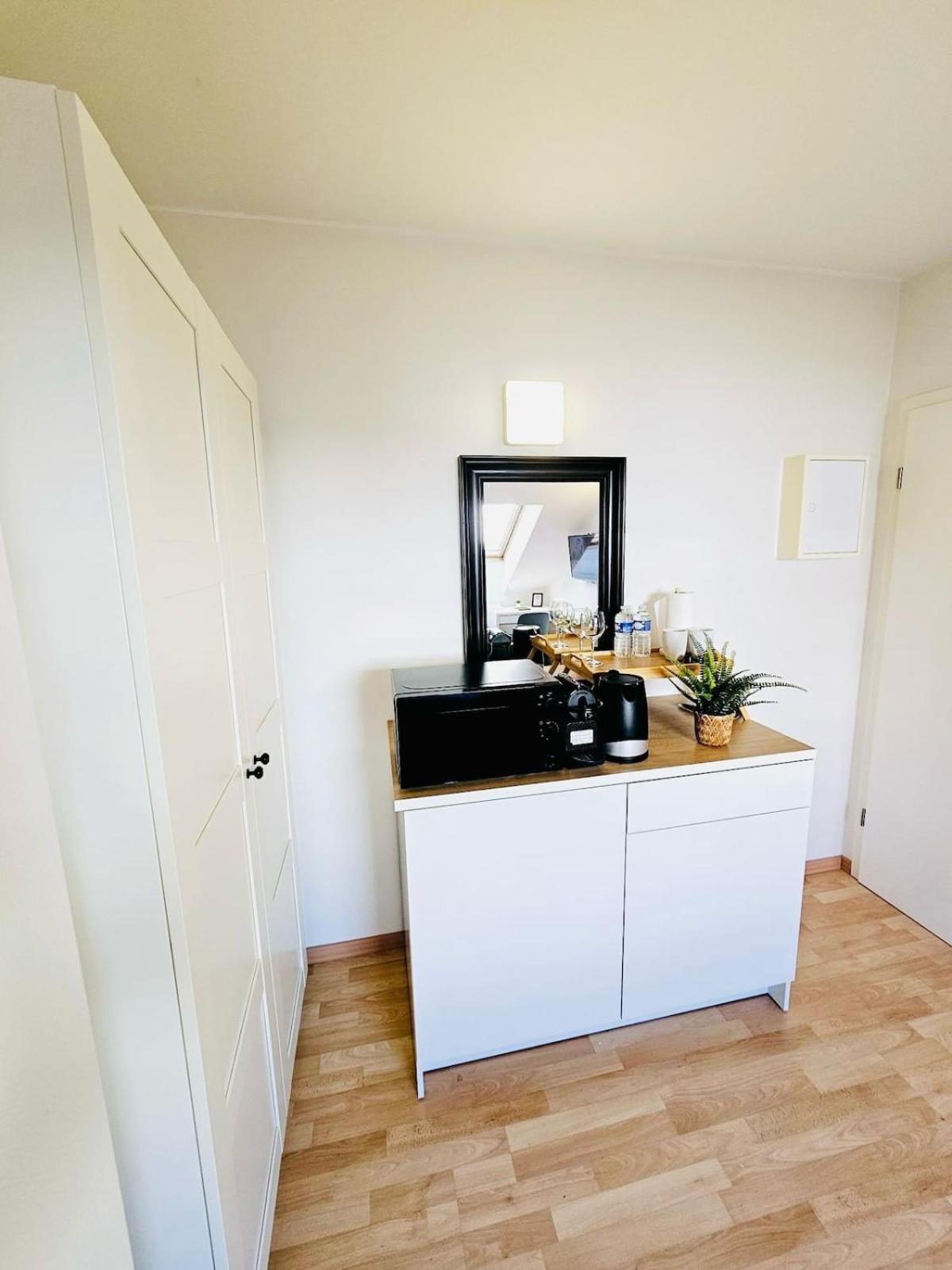 Compact In Luxembourg-limp17b Apartment