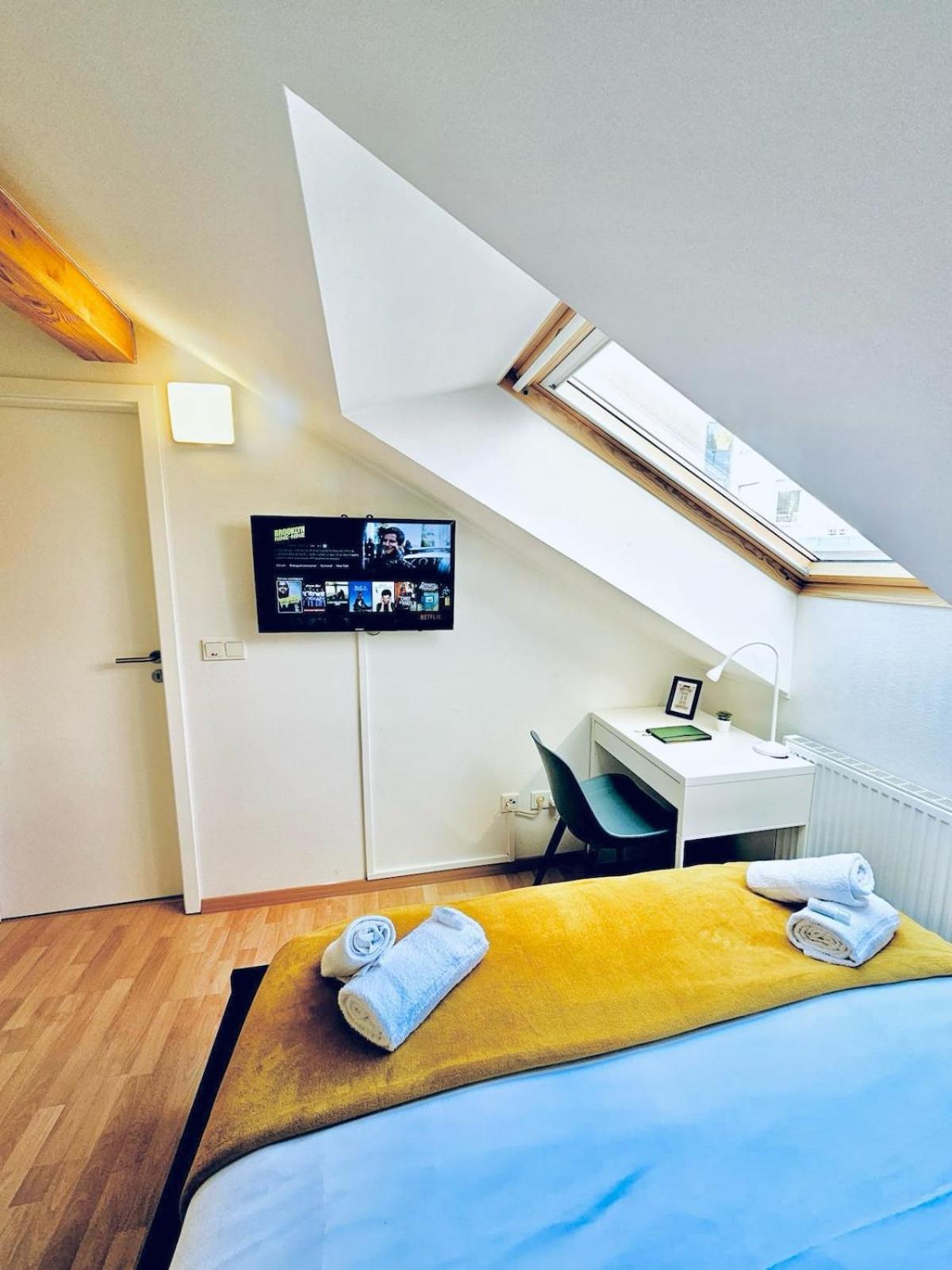 Compact In Luxembourg-limp17b Apartment
